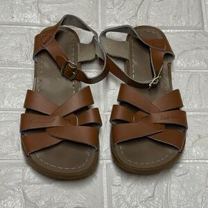 Saltwater sandals women’s size 7